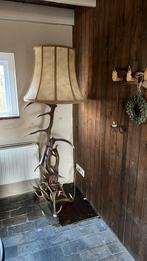 Geweilamp / vloerlamp van geweeien, Ophalen, Zo goed als nieuw, Gewei of Kop