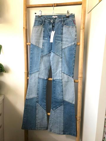 Leuke patchwork spijkerbroek Broek DKNY 14 jaar. beschikbaar voor biedingen
