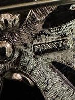 Vintage Monet Strik Zilverkleurige Broche, Overige materialen, 4 tot 7 cm, Gebruikt, Monet