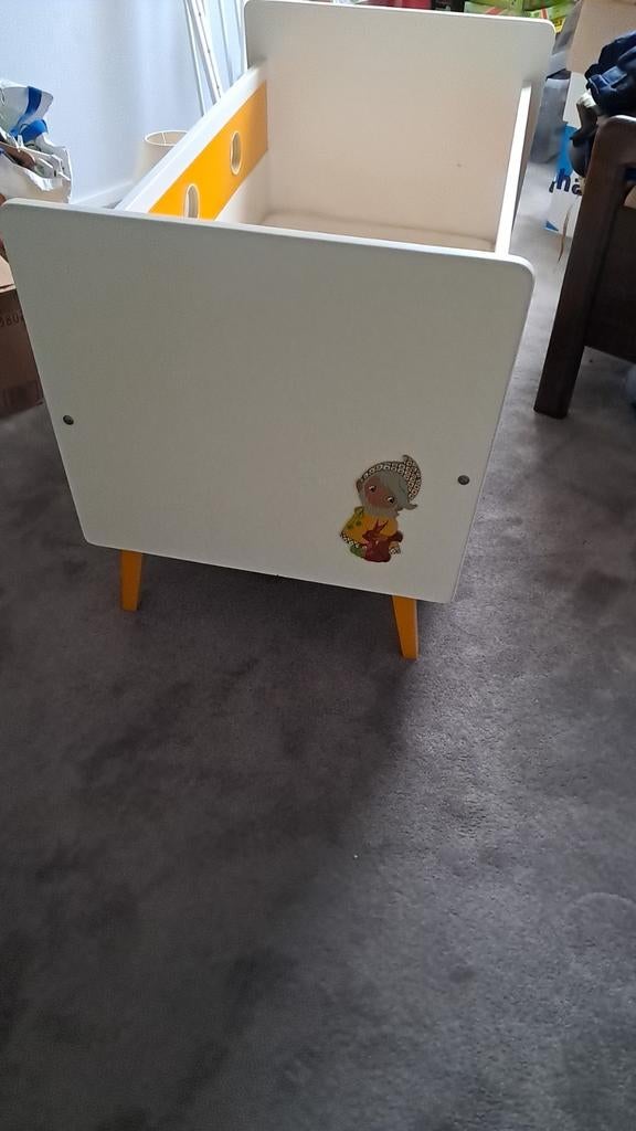 Ledikantje jaren laats70&begin 80, Ophalen of Verzenden, Zo goed als nieuw, Ledikant