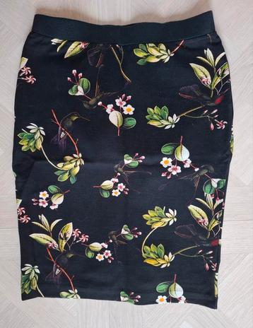 Steps rok met bloemen, blaadjes en vogels - M beschikbaar voor biedingen