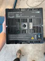 Cbe 522 acculader., Caravans en Kamperen, Camper-accessoires, Ophalen, Zo goed als nieuw