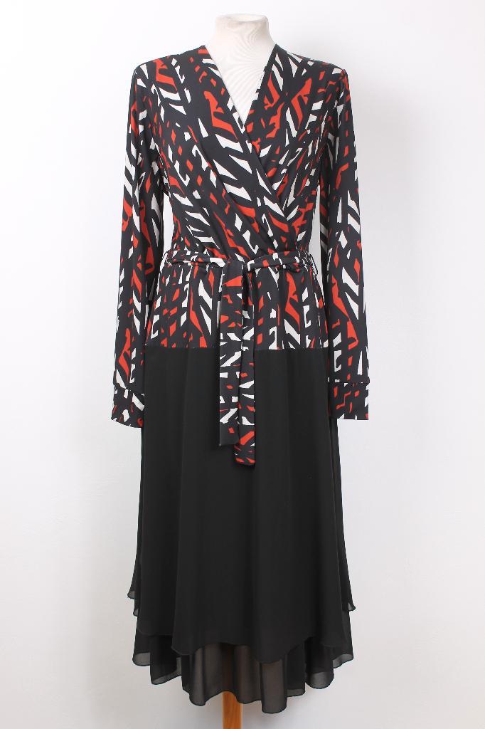 Nieuwe jurk van EROKE maat 42, Kleding | Dames, Jurken, Nieuw, Maat 42/44 (L), Overige kleuren, Onder de knie, Verzenden