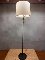 Vintage vloerlamp zwart metaal - jaren '60/'70, Gebruikt, 100 tot 150 cm, Ophalen of Verzenden, Onbekend