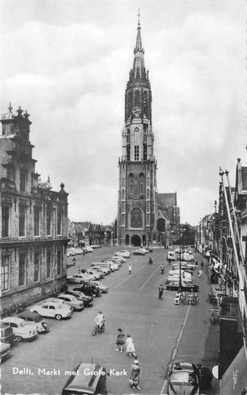 (301-035-015) Delft Markt met Grote Kerk beschikbaar voor biedingen