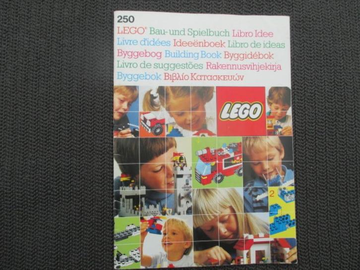 Te koop : 3 Lego boekjes / nr. 250 - 260 - 297 + stickervel., Kinderen en Baby's, Speelgoed | Duplo en Lego, Gebruikt, Lego, Complete set