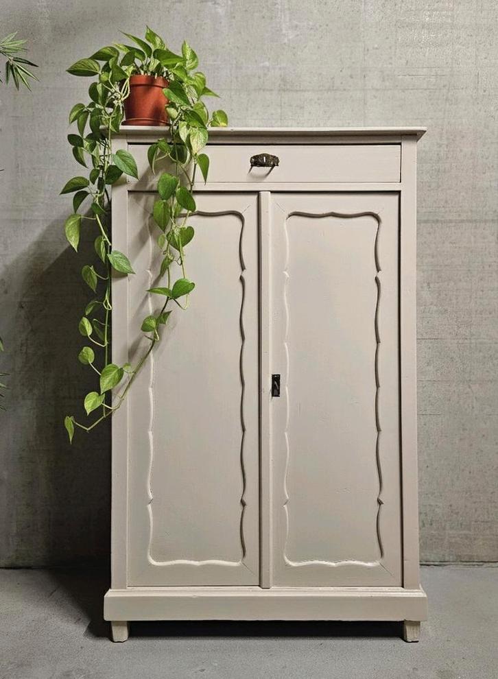 Antieke brocante beige Biedermeier meidenkast vintage kast, Antiek en Kunst, Curiosa en Brocante, Ophalen of Verzenden