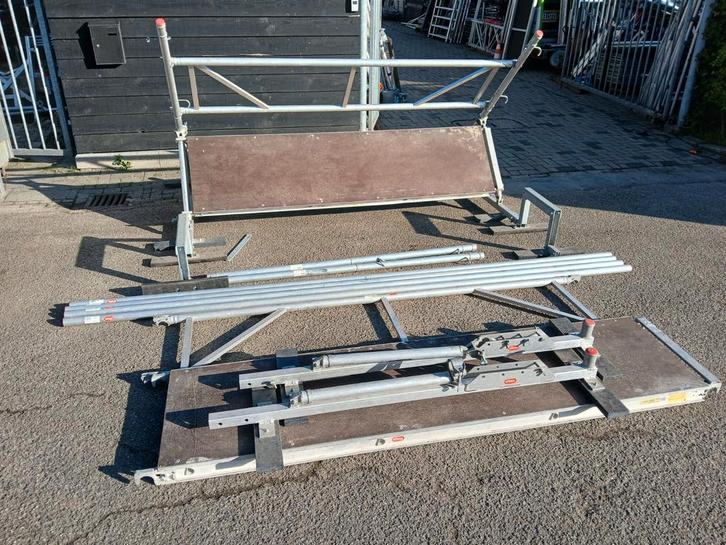 Altrex dubbele schoorsteensteiger steiger daksteiger, Doe-het-zelf en Verbouw, Steigers, Zo goed als nieuw, Rolsteiger of Kamersteiger