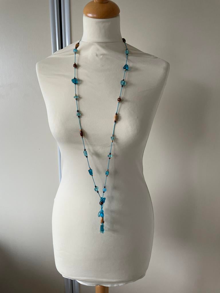 Blauwe ketting met houten en glazen kralen, Blauw, Ophalen of Verzenden, Zo goed als nieuw, Overige materialen