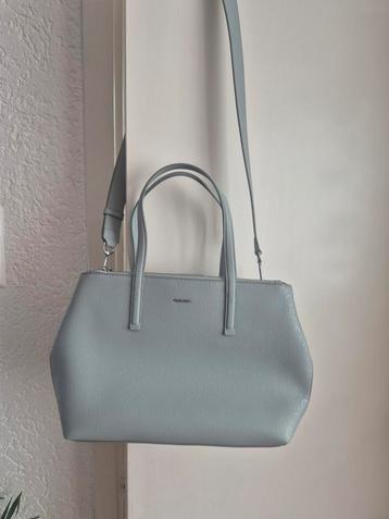 Calvin klein tas beschikbaar voor biedingen