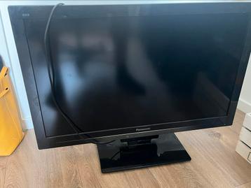 Panasonic FULL HD TV 32 inch + muurbeugel (geluid stuk) beschikbaar voor biedingen