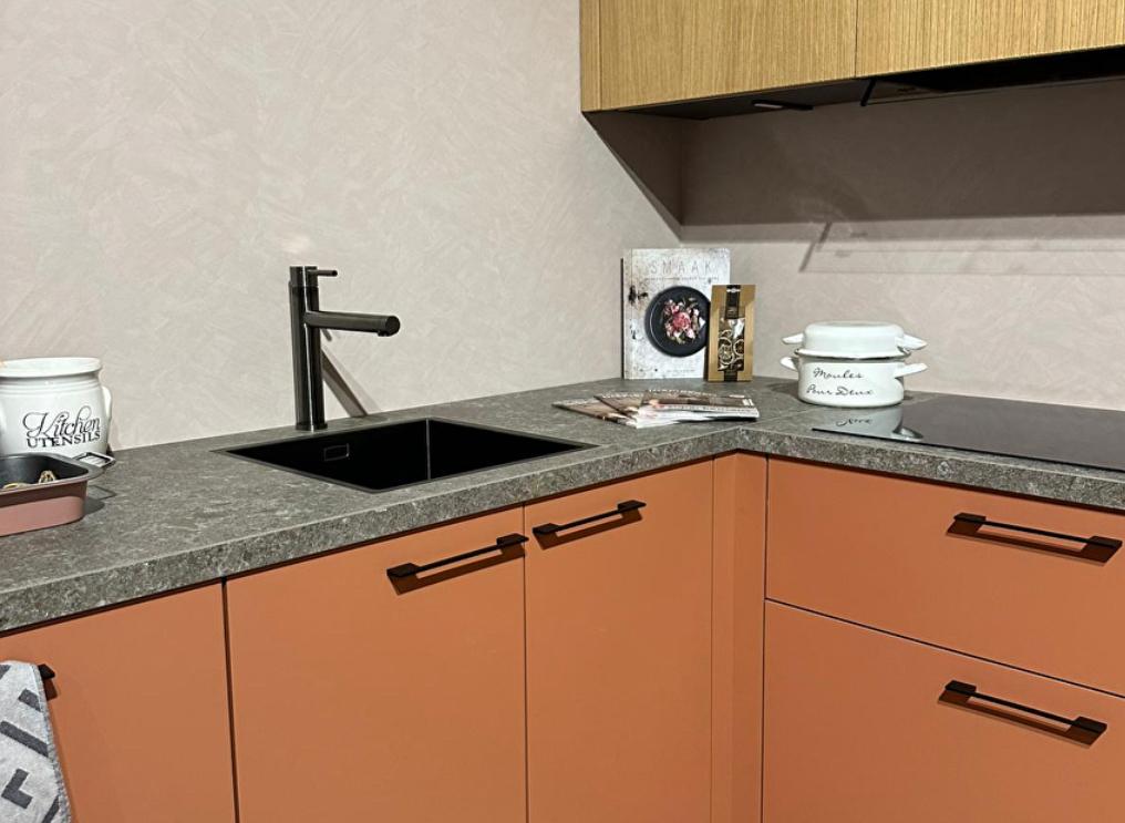 NIEUW Showroom Hoekkeuken + Apparatuur GEDEMONTEERD, Huis en Inrichting, Keuken | Complete keukens, Ophalen of Verzenden, Nieuw