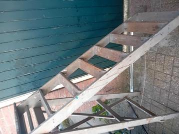 Oude schilders lader van hout beschikbaar voor biedingen