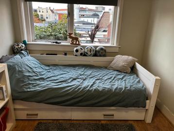 Éen persoons bed beschikbaar voor biedingen
