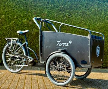 In nieuwe staat elektrische bakfiets/pas 1jaar oud beschikbaar voor biedingen