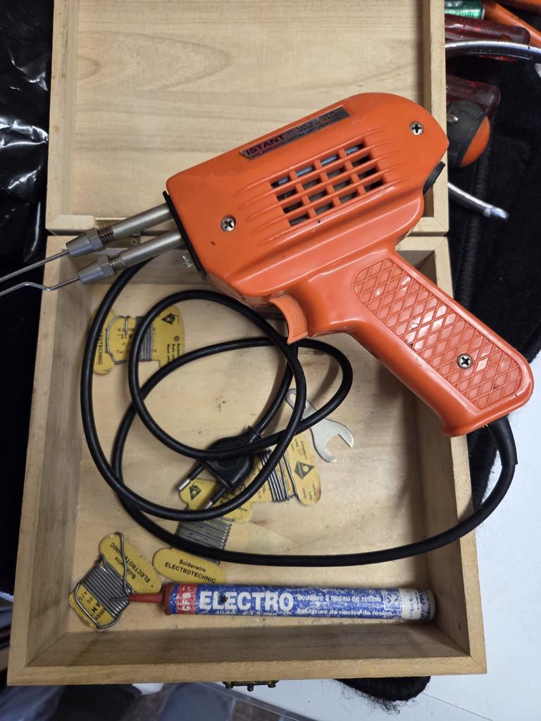 Vintage ISTANT Soldeerbout met accessoires, Doe-het-zelf en Verbouw, Gereedschap | Handgereedschap, Ophalen of Verzenden, Gebruikt