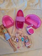 Barbie Poppenhuis Set: Bank, Bad, WC + Familie, Kinderen en Baby's, Speelgoed | Poppen, Ophalen of Verzenden, Zo goed als nieuw