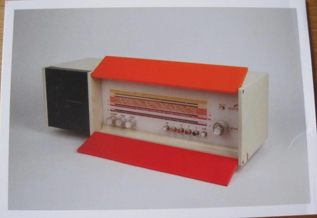 Radio Spectra Futura van Nordmende op nieuwe ansichtkaart, Verzenden, 1980 tot heden, Ongelopen, Overige thema's