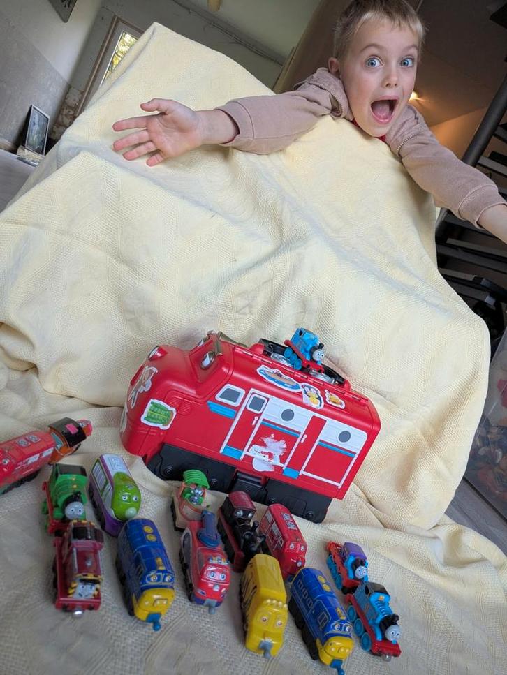 Chuggington Trein Opbergkoffer + Treintjes, Kinderen en Baby's, Speelgoed | Thomas de Trein, Gebruikt, Ophalen of Verzenden