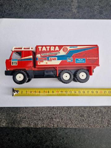 Vintage Tatra Vrachtwagen Speelgoed beschikbaar voor biedingen