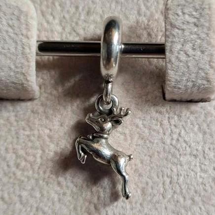 Zgan Pandora kerstbedel  "rendier", Sieraden, Tassen en Uiterlijk, Bedels, Zo goed als nieuw, Pandora, Zilver, Ophalen of Verzenden