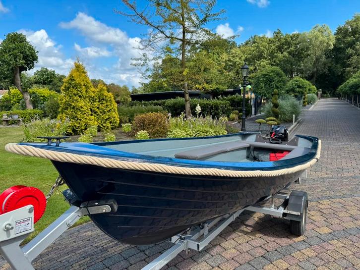 Sloep met motor en trailer (vaar klaar ), Watersport en Boten, Sloepen, Zo goed als nieuw, 10 tot 30 pk, 3 tot 6 meter, Buitenboordmotor