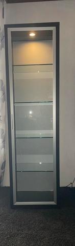 Frighetto kast met licht, Ophalen of Verzenden, Zo goed als nieuw, Kunststof, Met deur(en)