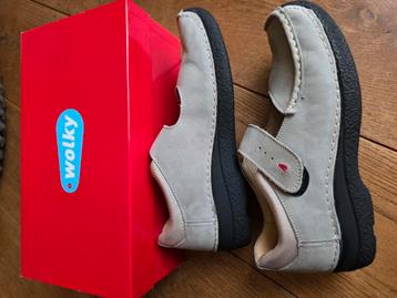 Nette licht grijze Wolky damesschoenen, mt 42 beschikbaar voor biedingen