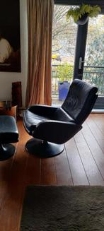 LEDEREN DRAAISTOEL met hocker, Ophalen, Zo goed als nieuw, Modern, 50 tot 75 cm