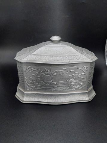 Mooie metalen replica van karakteristiek Douwe Egberts blik beschikbaar voor biedingen