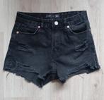 FB Sister NEW YORKER Korte Broek zwart Maat 38, Kleding | Dames, Spijkerbroeken en Jeans, Ophalen of Verzenden, Zo goed als nieuw