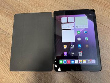 iPad 7th gen 32GB met case beschikbaar voor biedingen
