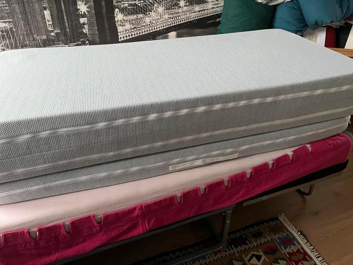 Opklapbaar/deelbaar matras 140x200 - Zo goed als nieuw!, Caravans en Kamperen, Camper-accessoires, Zo goed als nieuw, Ophalen