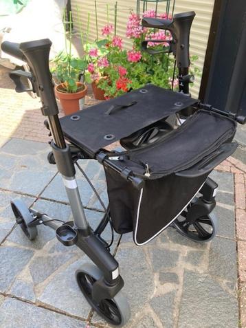 Rollator Lichtgewicht Aluminium met tas beschikbaar voor biedingen