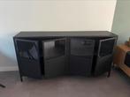 Zwarte dressoir kast, Ophalen, 150 tot 200 cm, Zo goed als nieuw, Met deur(en)