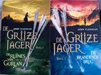 John Flanagan- De Grijze Jager deel 1 en 2, Ophalen of Verzenden, Zo goed als nieuw