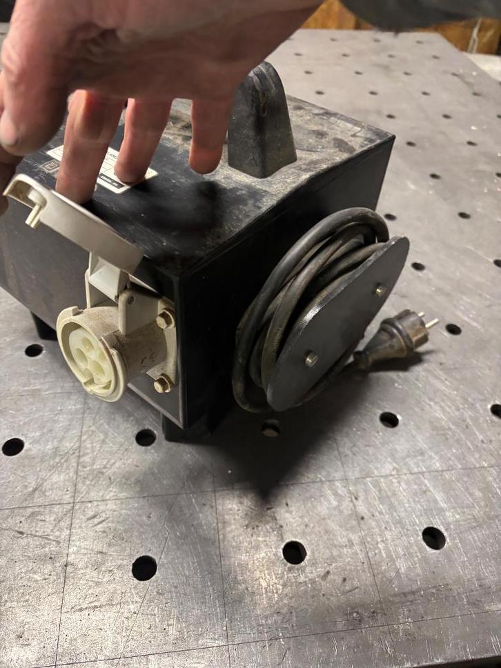 Carat Zaagtafel tegelzaag clipper overbelasting schakelaar, Doe-het-zelf en Verbouw, Gereedschap | Overige machines, Gebruikt