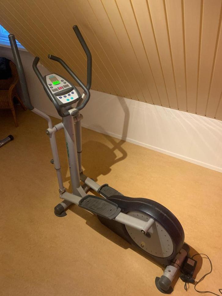 Tunturi C6 crosstrainer, Sport en Fitness, Fitnessapparatuur, Gebruikt, Crosstrainer, Armen, Benen, Borst, Buik, Rug, Metaal, Ophalen