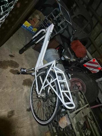 wij zoeken oude fietsen mag werk aan zitten  beschikbaar voor biedingen