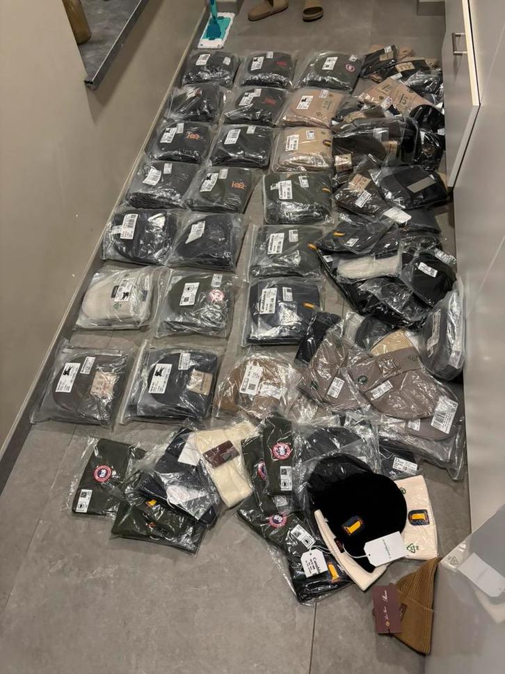 PARTIJ 180 stuks winter mutsen merk mutsen kwaliteit, Kleding | Heren, Mutsen, Sjaals en Handschoenen, Nieuw, Muts, Overige maten