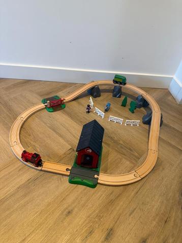ZGAN Brio houten trein paarden stal platteland set 33790  beschikbaar voor biedingen