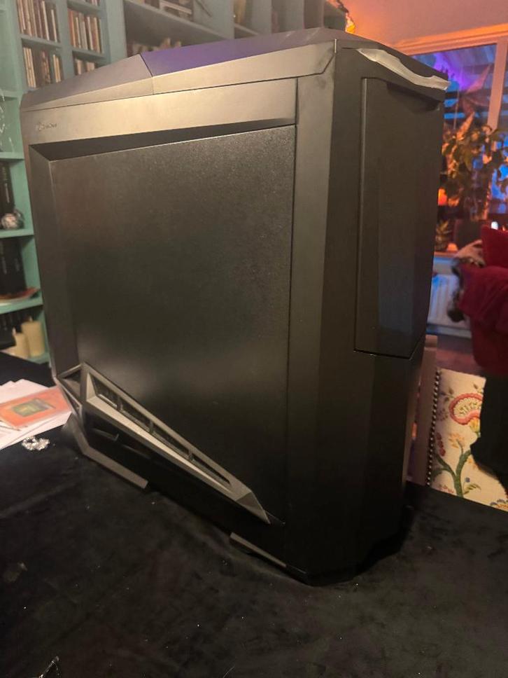 Computer behuizing Silverstone Raven RV01 plus meer, Computers en Software, Computerbehuizingen, Gebruikt, Ophalen