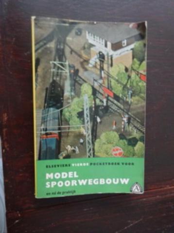 Model spoorwegbouw, uitgave van Elsevier pocketboek deel 4  beschikbaar voor biedingen