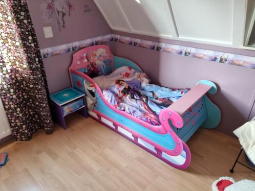 Frozen slee bed inclusief matras en nachtkastje, Kinderen en Baby's, Kinderkamer | Bedden, Gebruikt, 70 tot 85 cm, Matras, Ophalen