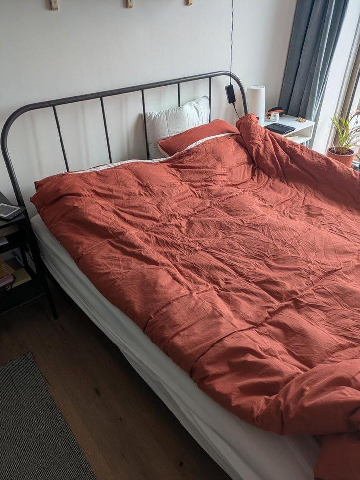 IKEA Bed 160x200 + Lattenbodems - 2017, Huis en Inrichting, Slaapkamer | Bedden, Gebruikt, Tweepersoons, 160 cm, 200 cm, Metaal