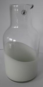Vaas / Bloemenvaas glas/melkglas model "melkfles", Huis en Inrichting, Woonaccessoires | Vazen, Overige kleuren, Nieuw, Ophalen of Verzenden
