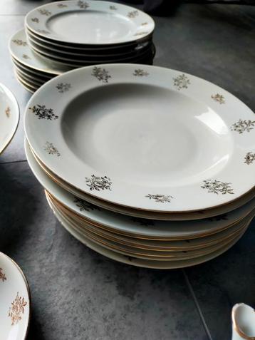 Mooie servies (vintage) antiek beschikbaar voor biedingen