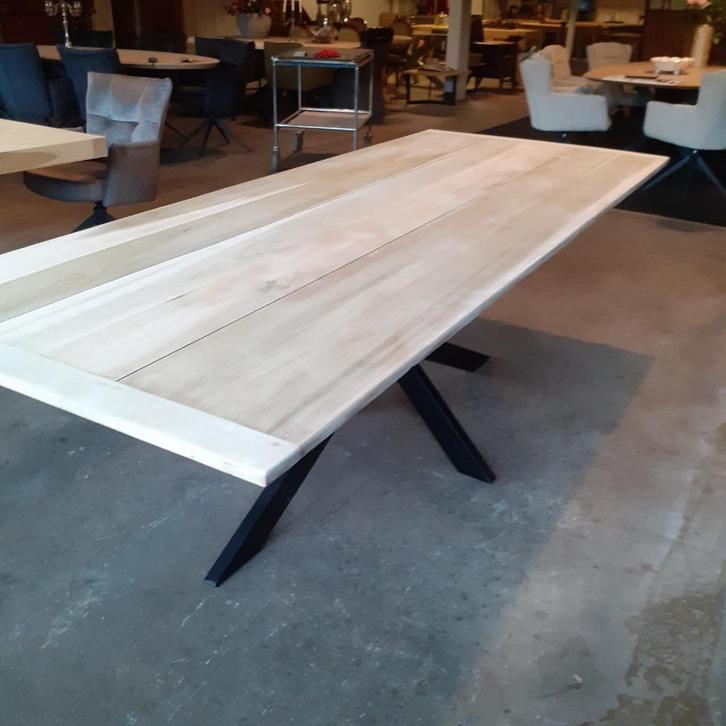 Kersen houten eettafel met matrix onderstel, Huis en Inrichting, Tafels | Eettafels, Gebruikt, 50 tot 100 cm, 200 cm of meer, Rechthoekig