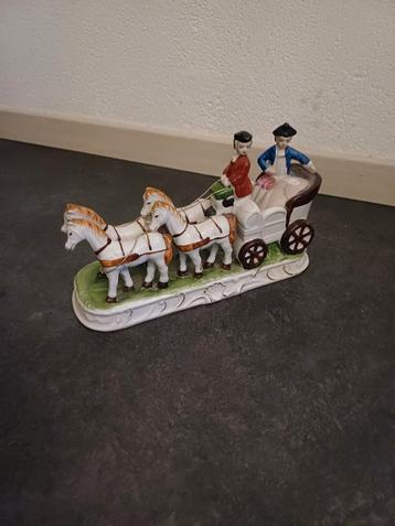 Vintage Porseleinen Koets met Paarden en Figuren beschikbaar voor biedingen