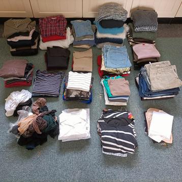 Dameskleding maat M/L, 105 delig pakket beschikbaar voor biedingen